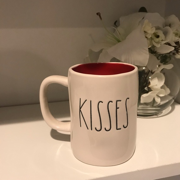 Rae Dunn HUGS KISSES mug - Picture 3 of 3